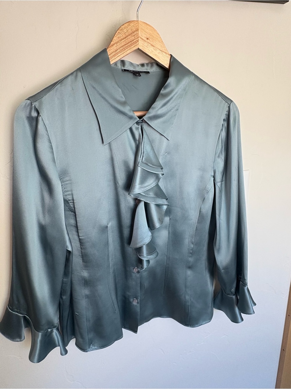 Anne Klein 100% Silk Blue Ruffle Blouse Bell Sleeve Size 10